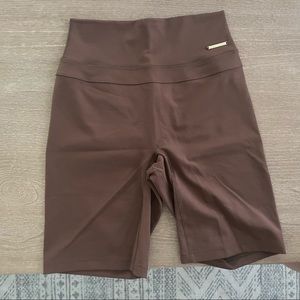 GYMSHARK Whitney Simmons Biker Shorts - Brown size S